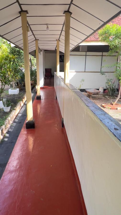 Resthouse Vavuniya Hotel Exterior photo